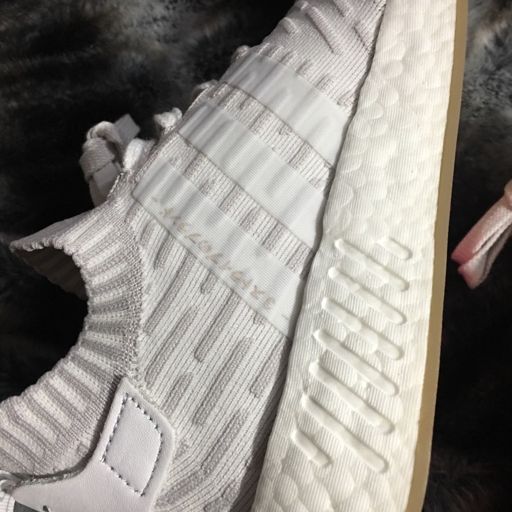Adidas Women’s nmd R2 primeknit sz 10 new - Picture 4 of 8